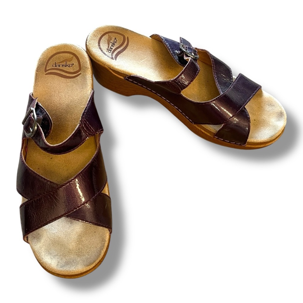 Dansko Sela Vintage Wedge Slip On Sandals Clogs Maroon Patent Leather size 39 - Picture 2 of 11